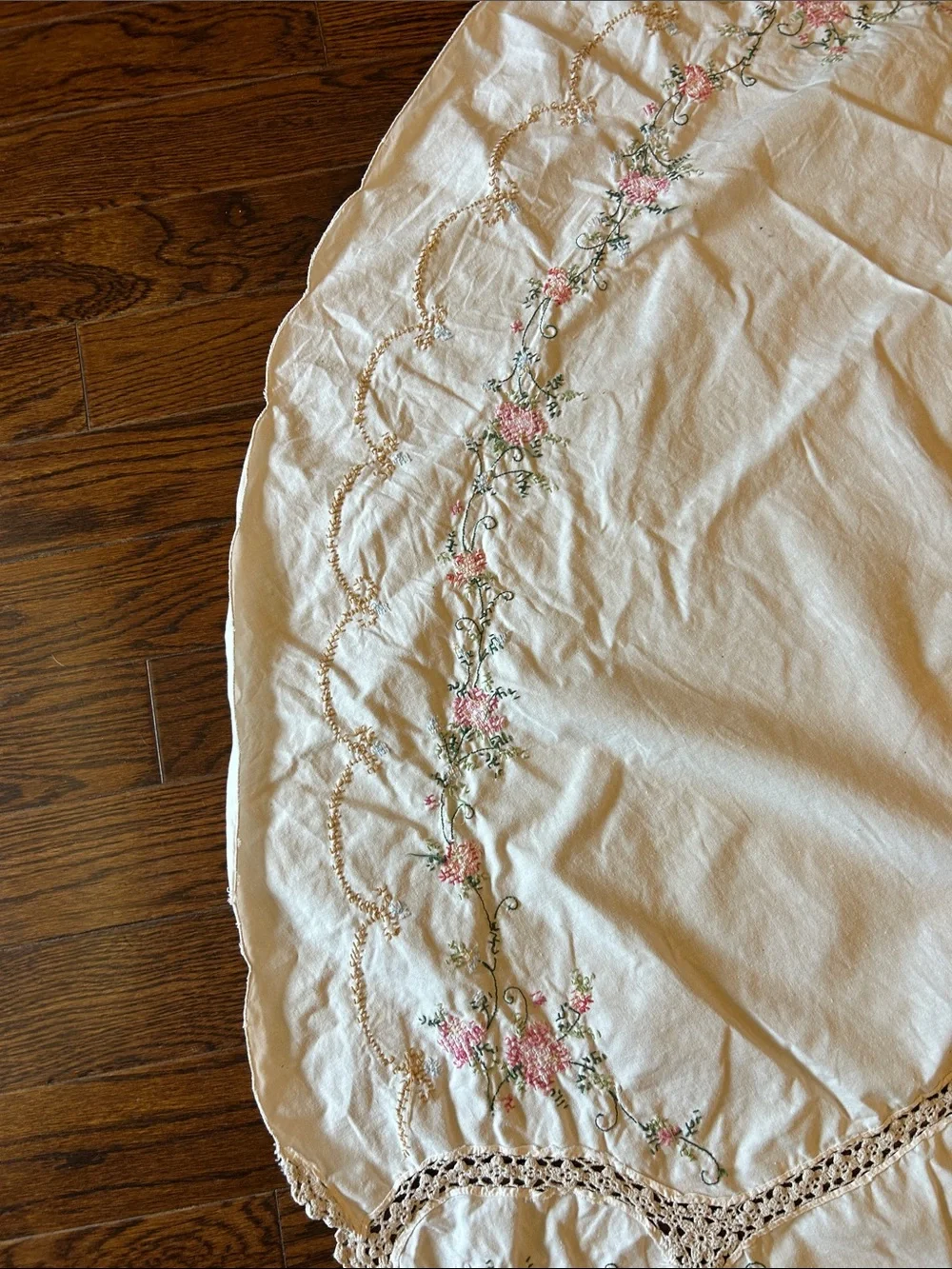 Vintage Cream Round Tablecloth with Pink Floral Embroidery. 60 inches